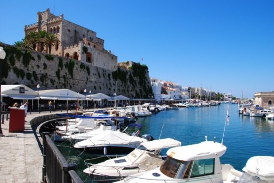 3-Tage-Menorca-Hafen-von-Ciutadella