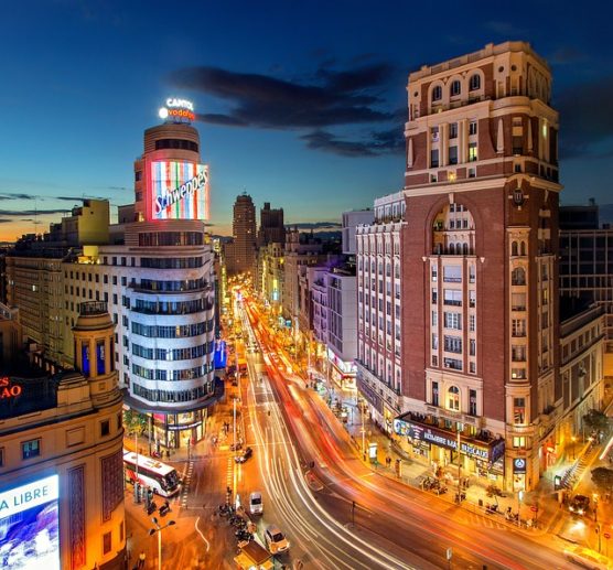 Reisen-im-Herbst-Madrid-Calle-Gran-Via-Shopping