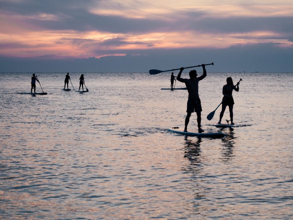 Urlaub-mit-Teenagern-Stand-up-paddle